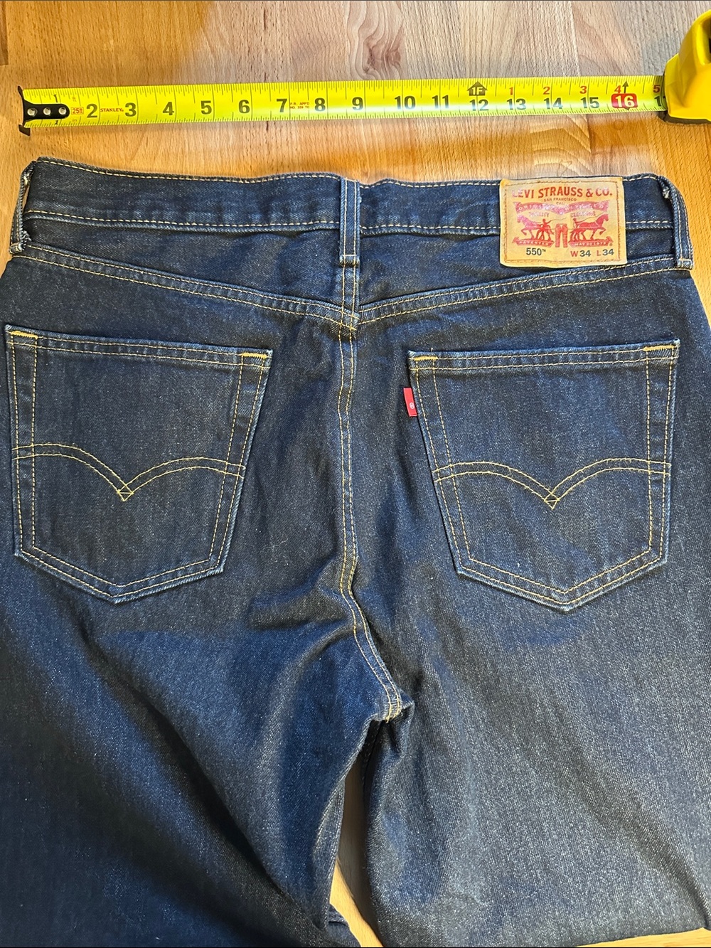 Levi's Men’s Indigo Blue Relaxed Jeans
